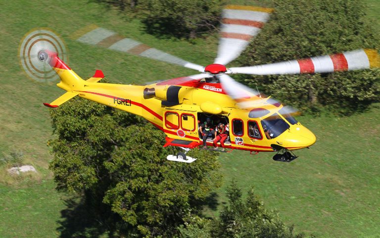 Elisoccorso sardegna elicottero in volo