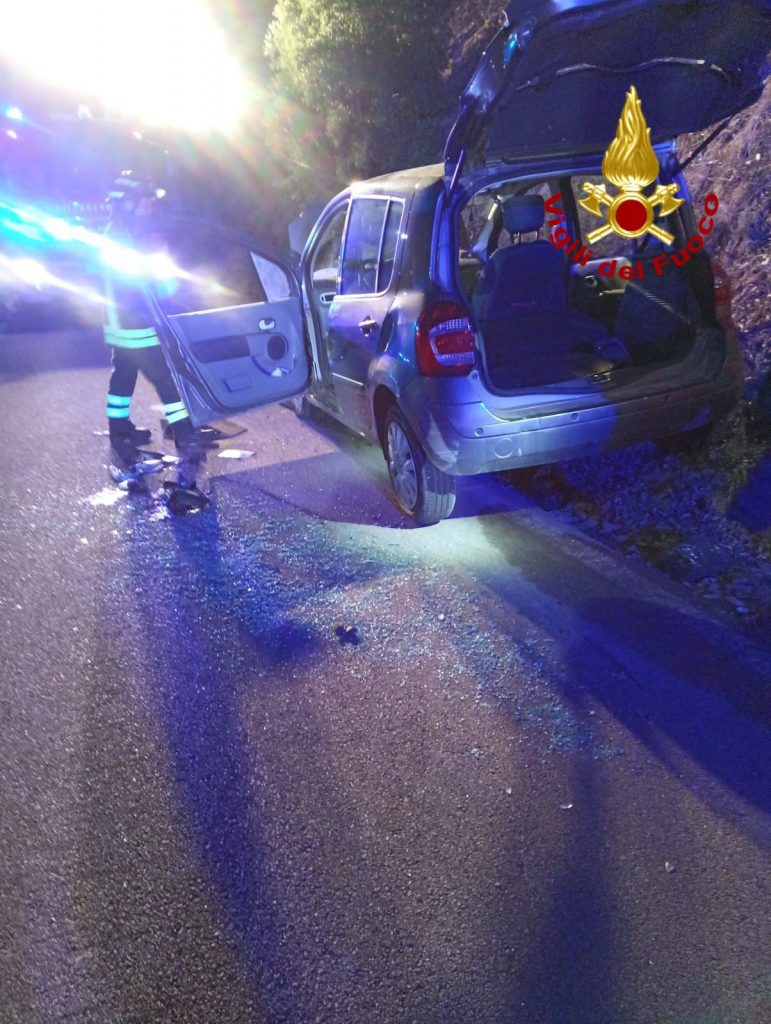 incidente jerzu ribaltata auto